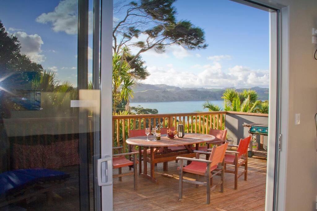Orca Lodge Raglan Exterior photo